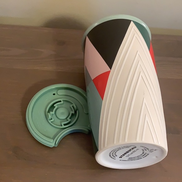 🆕 Starbucks Geometric Print Ceramic To Go Mug with Plastic Lid - Picture 8 of 8